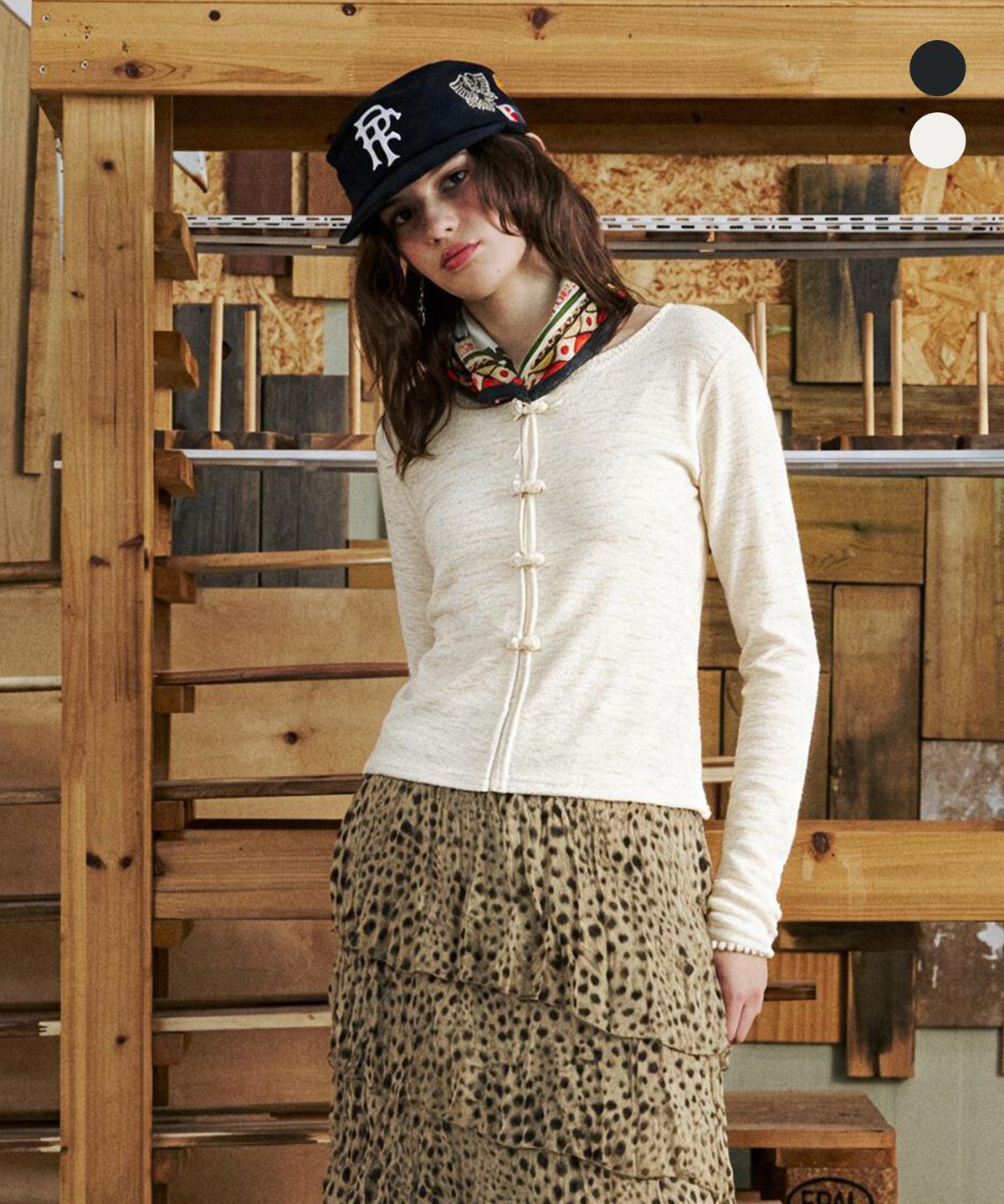 펜필드(PENFIELD) [PF]꼬임 단추 슬림 긴소매 티셔츠_우먼_FS3KT30F