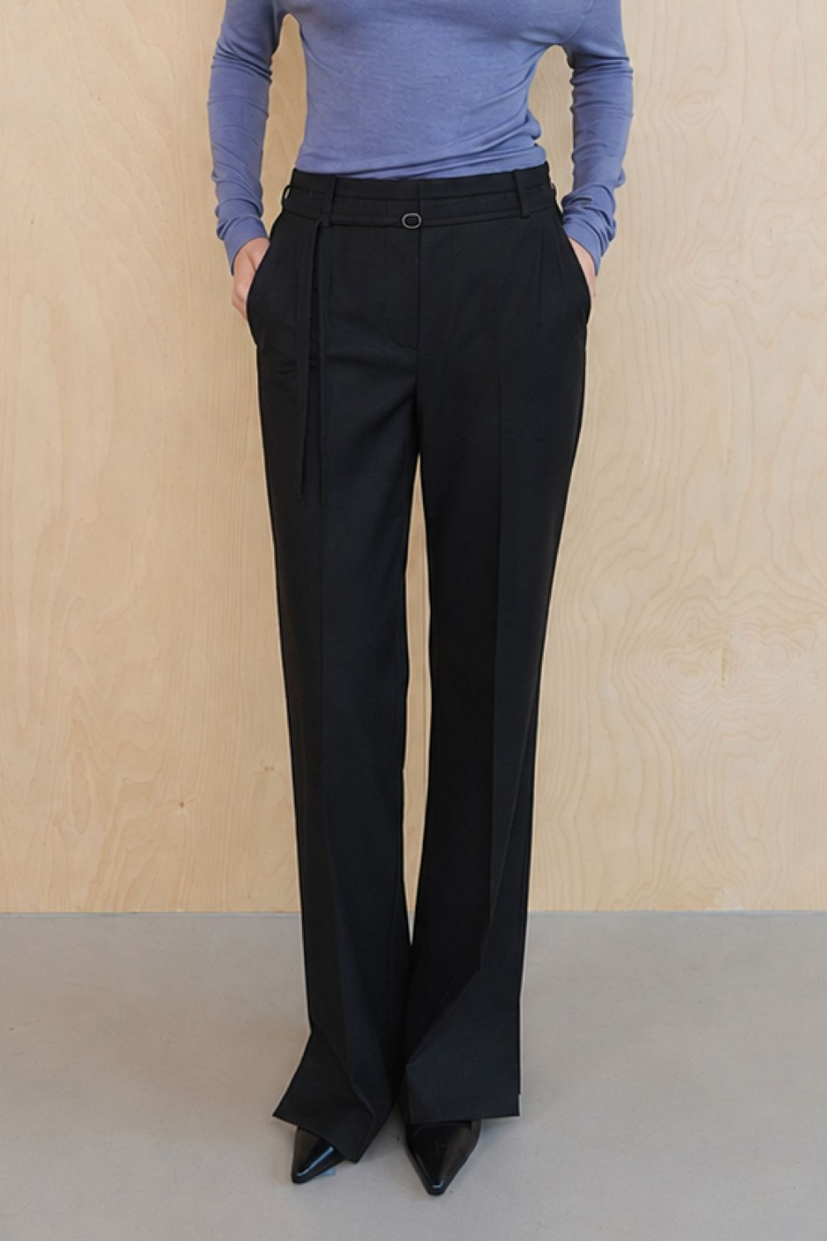 쿠메(KUMÉ) Belted Slit-Hem Wool Blend Pants, Black