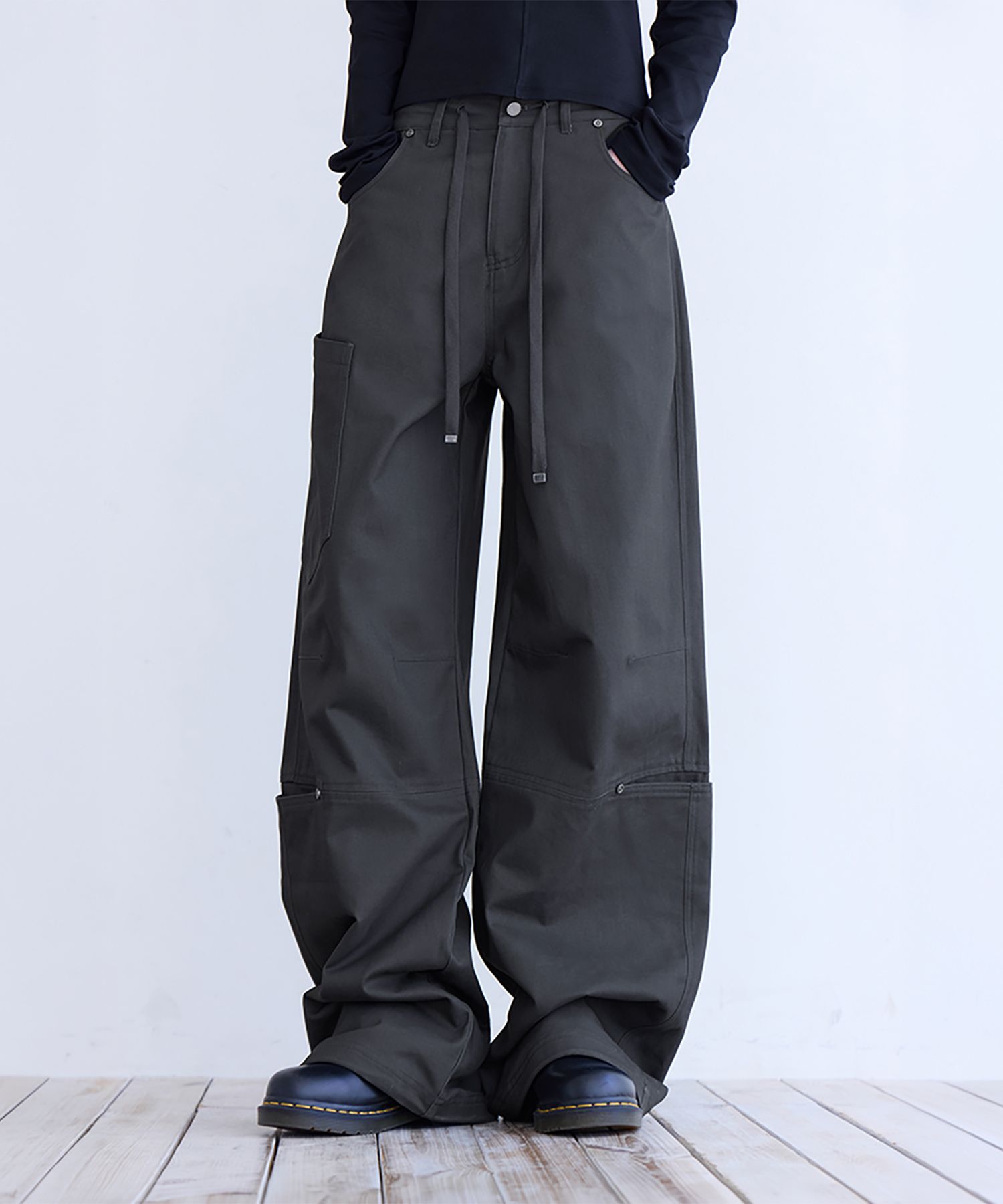 미세키서울(MISEKI SEOUL) Ribbed layered shirring pants CHARCOAL