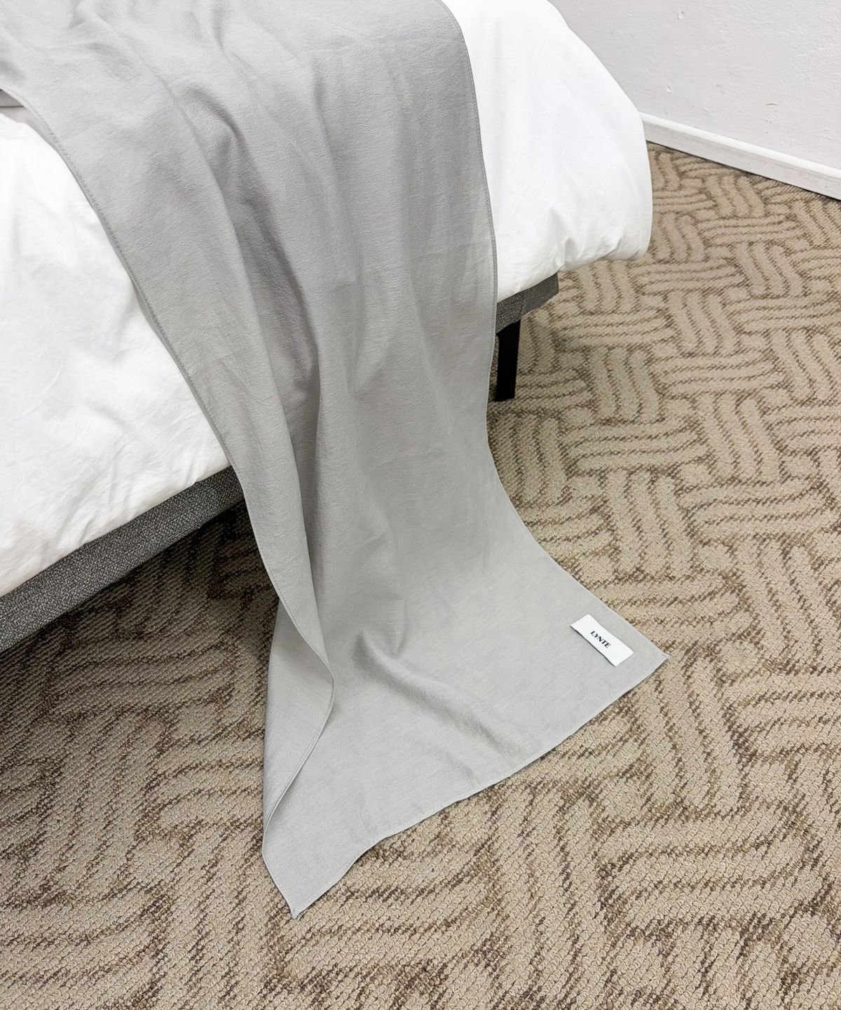 린테(LYNTE) Veil Scarf (Gray)