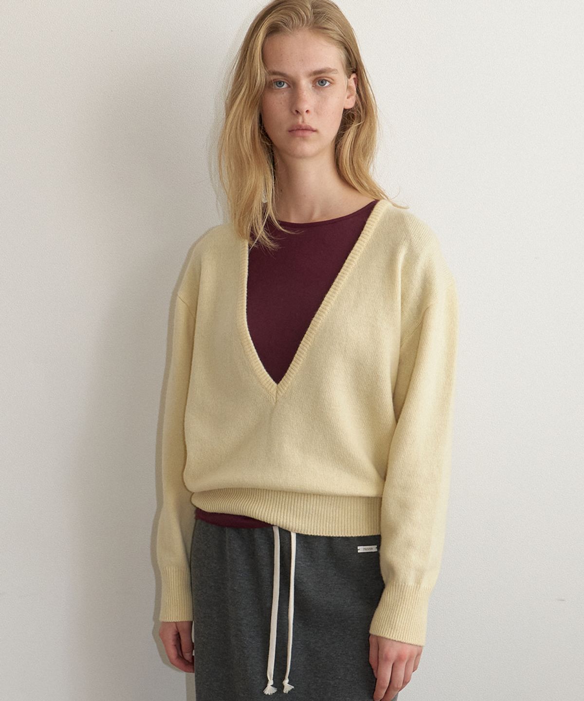 프리버07(FRIVER07) Merino wool deep v-neck knit [FRFA06NT03]_Butter