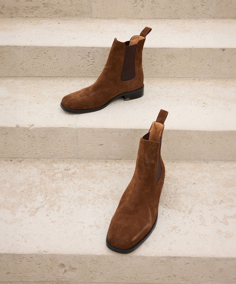 [로맨틱 무브xTNGT] Semi Square Toe Suede Chelsea Boots (Brown) TNSO6F101W2