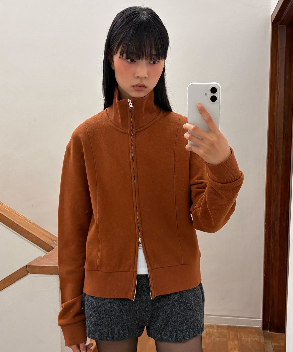 엔오르 스튜디오(ENOR STUDIO) [CORE] HIGH NECK TWO-WAY ZIP-UP - CAMEL