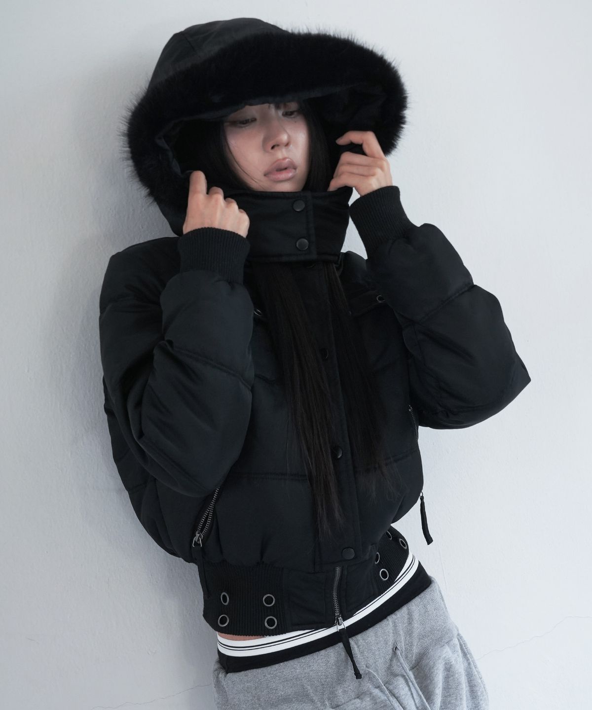 팬시클럽(FANCY CLUB) 퍼 트리밍 후드 패딩 (BLACK) F26ZA501