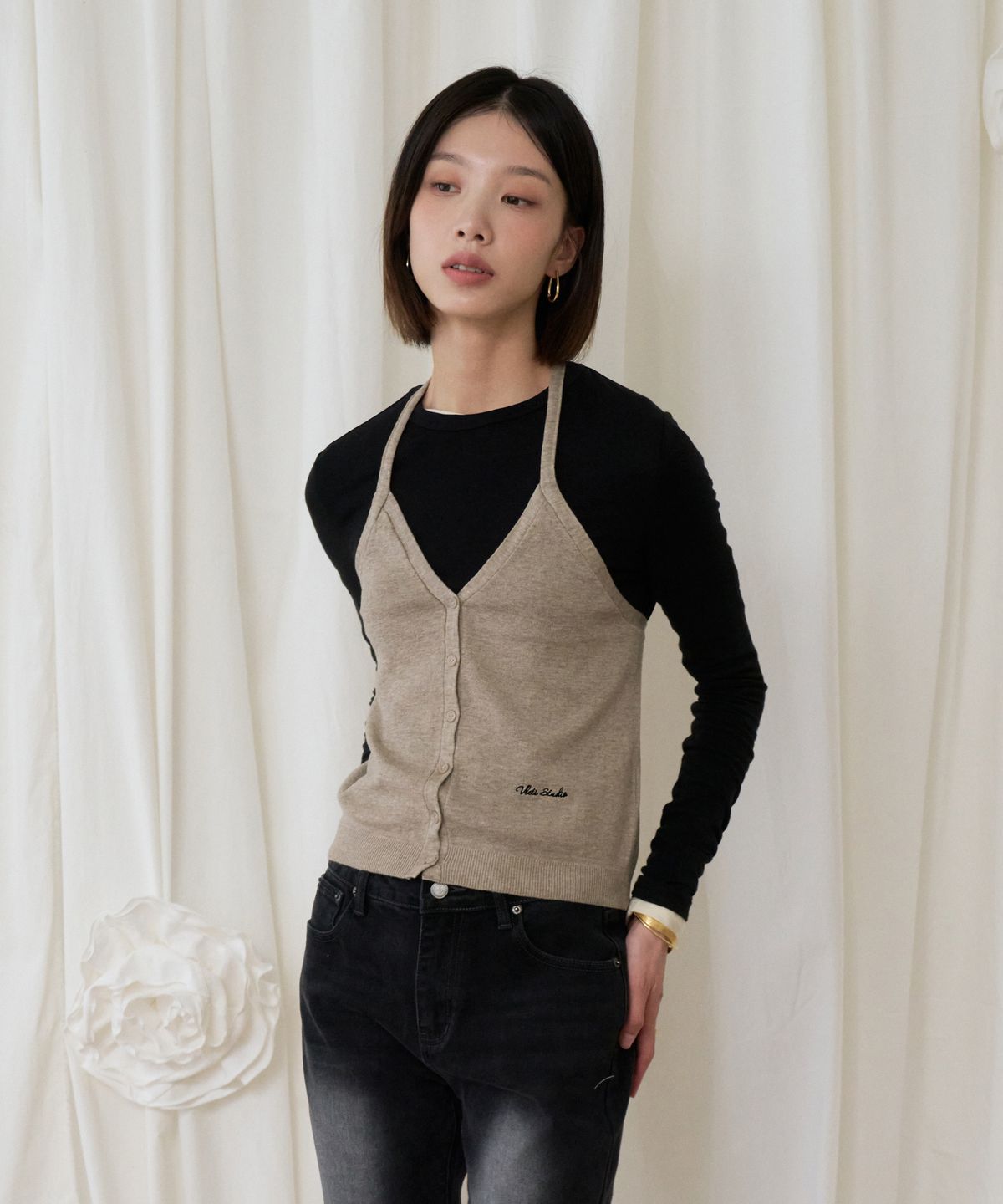 블레티(VLETI) Merino Wool Button Halter V-Neck Knit Vest (Beige)