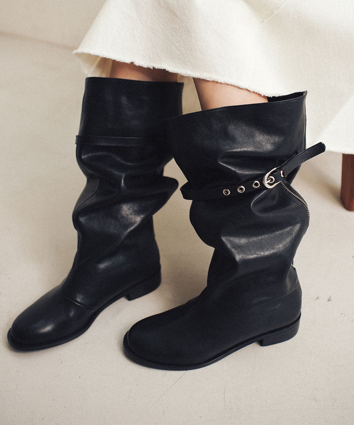 키에레이(CHIELEI) [26FW] LOOSY BOOTS [C6F08BK]