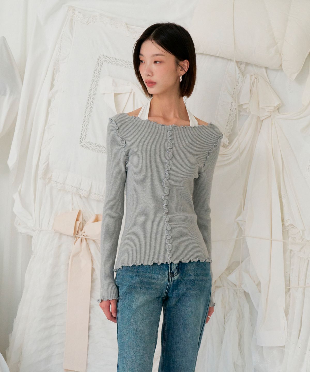 블레티(VLETI) Viscose Frill Boat Neck Embroidered Reverse Knit (Gray)