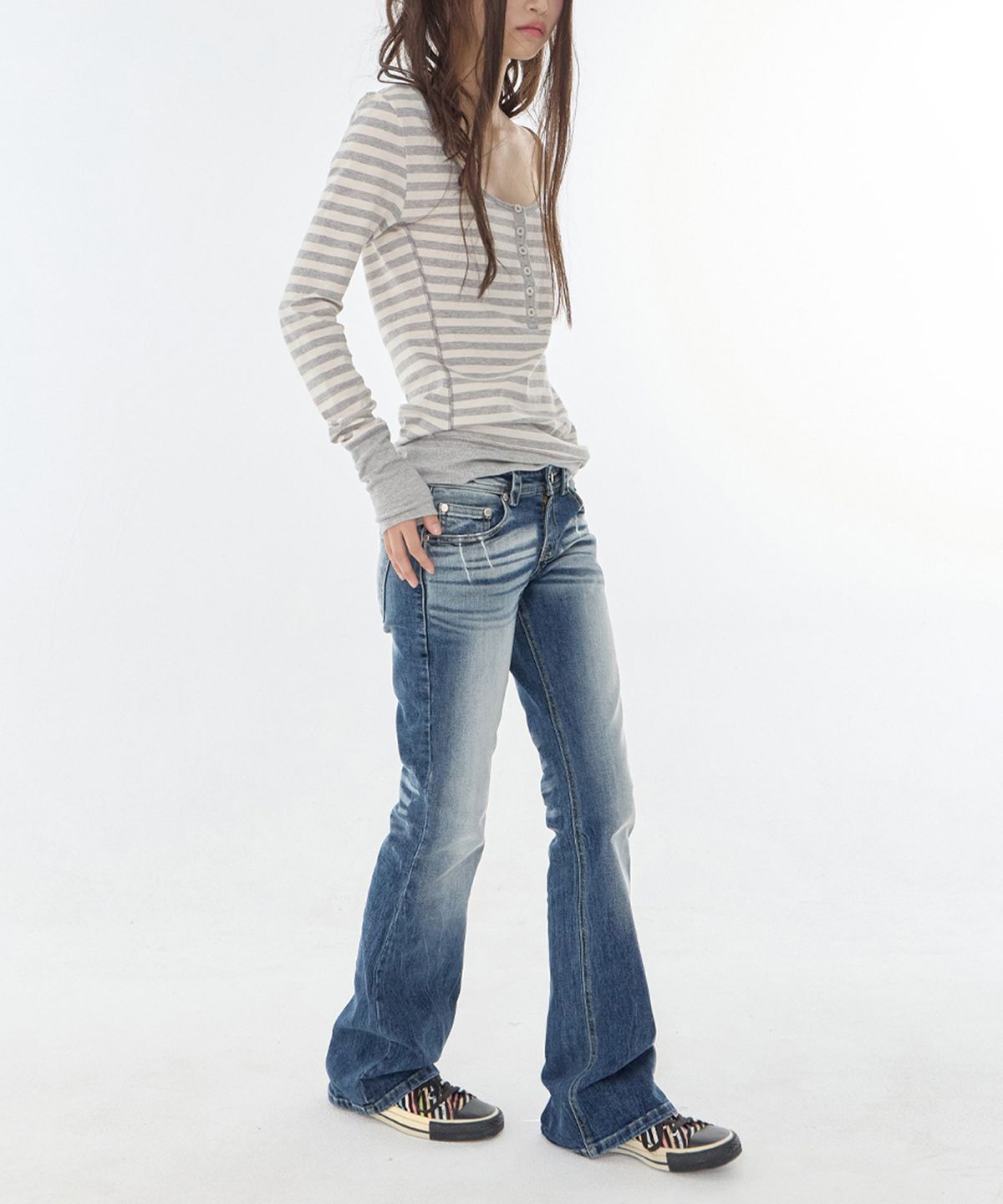 익스파이어드걸(EXPIRED GIRL) Faded Low-Rise Bootcut Jeans