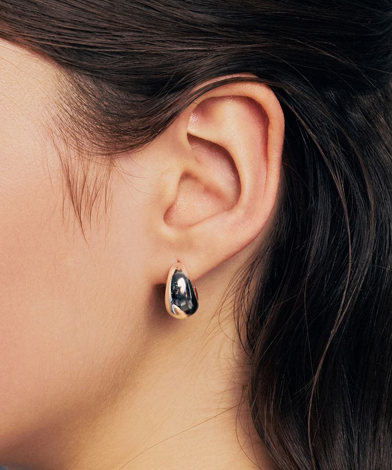 medium waterdrop huggie earrings