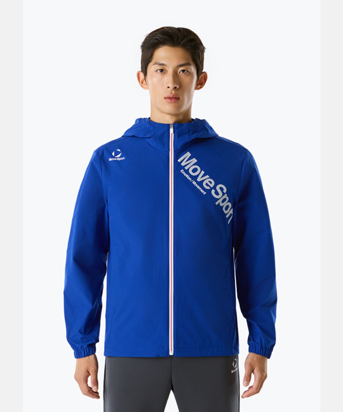 무브스포츠 바이 데상트(MOVESPORT BY DESCENTE) 워딩 그래픽 우븐 후드형 바람막이 자켓 블루 VS123EWB11