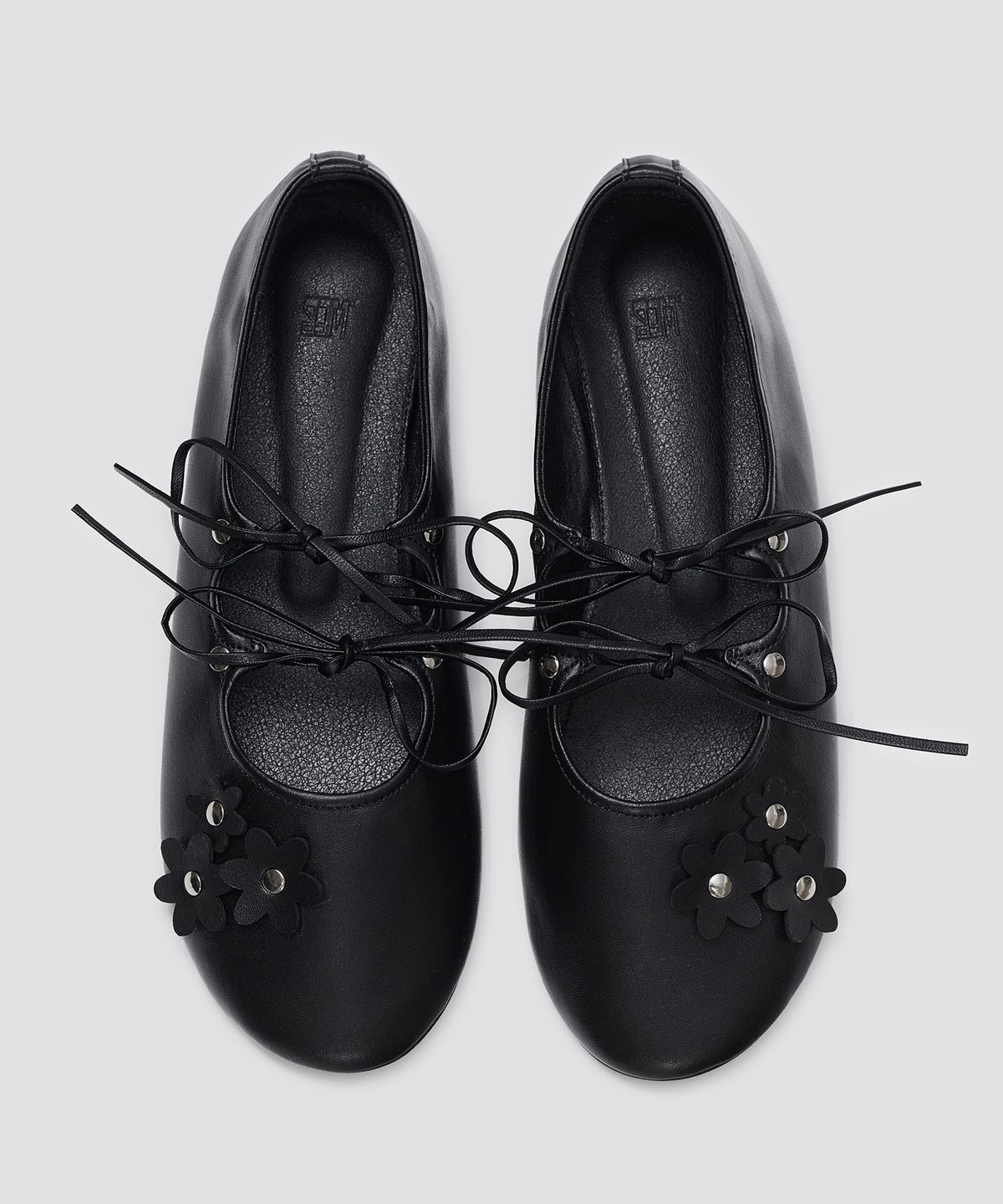 타입서비스(TYPESERVICE) Flower Patch Lace Up Flats [Black]