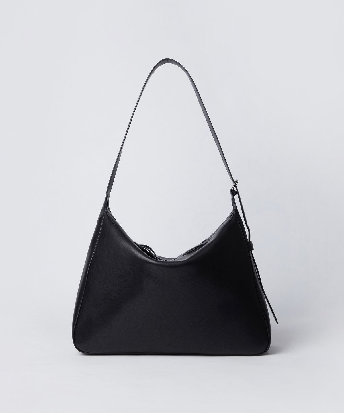 247시리즈(247SERIES) [봄태규 X 24/7] COW HIDE ARCHI 숄더 백 BLACK