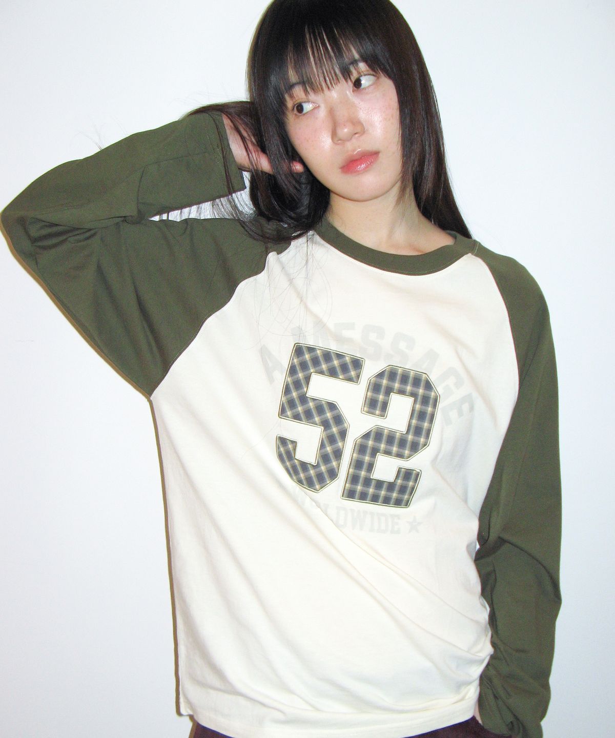 아메스 월드와이드(AMES-WORLDWIDE) 52 CHECK APPLIQUE RAGLAN LS TEE CREAM