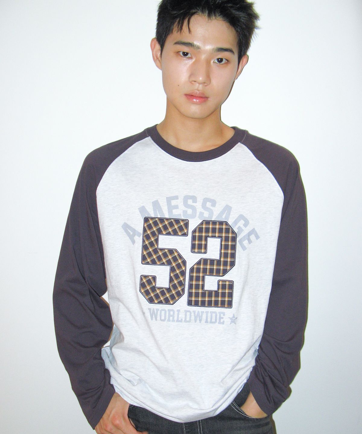 아메스 월드와이드(AMES-WORLDWIDE) 52 CHECK APPLIQUE RAGLAN LS TEE LIGHT GREY