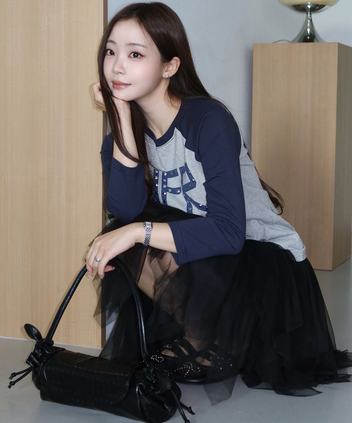 타입서비스(TYPESERVICE) Dot Perforated Shoulder Bag [Black]