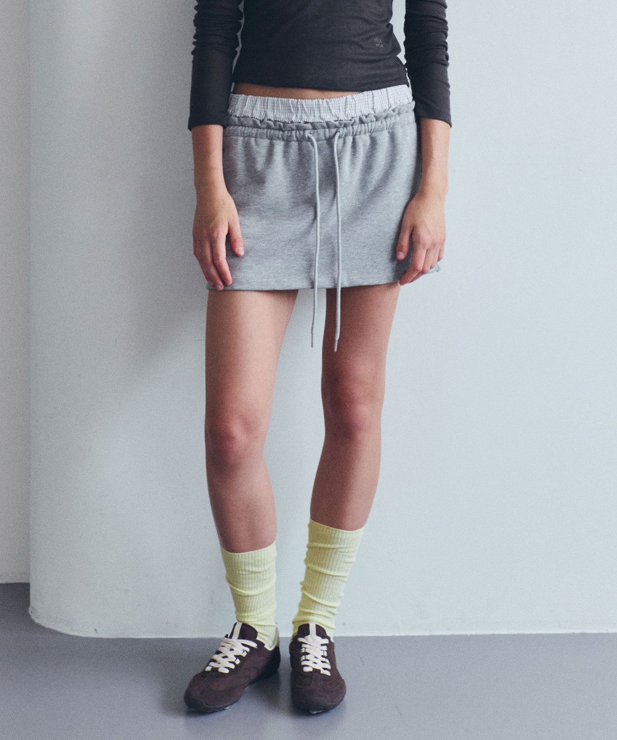 로라로라(ROLAROLA) NUBASIC SAGGING SWEAT MINI SKIRT MELANGE GRAY