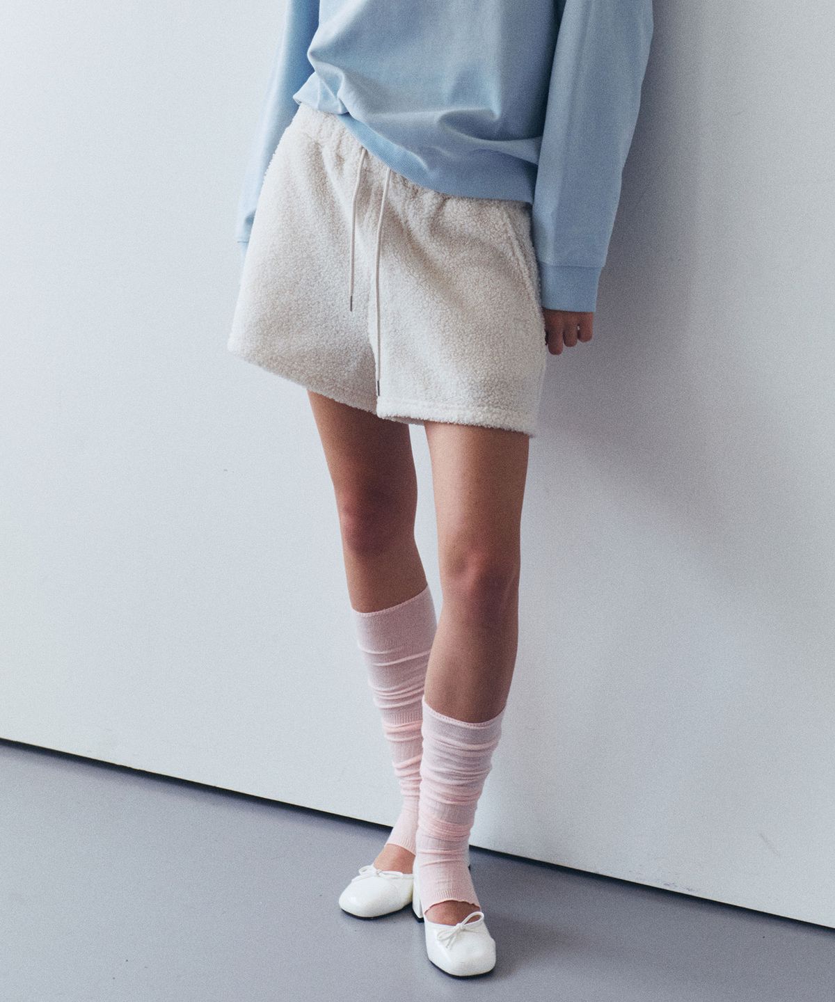 로라로라(ROLAROLA) NUBASIC FLEECE SHORTS IVORY
