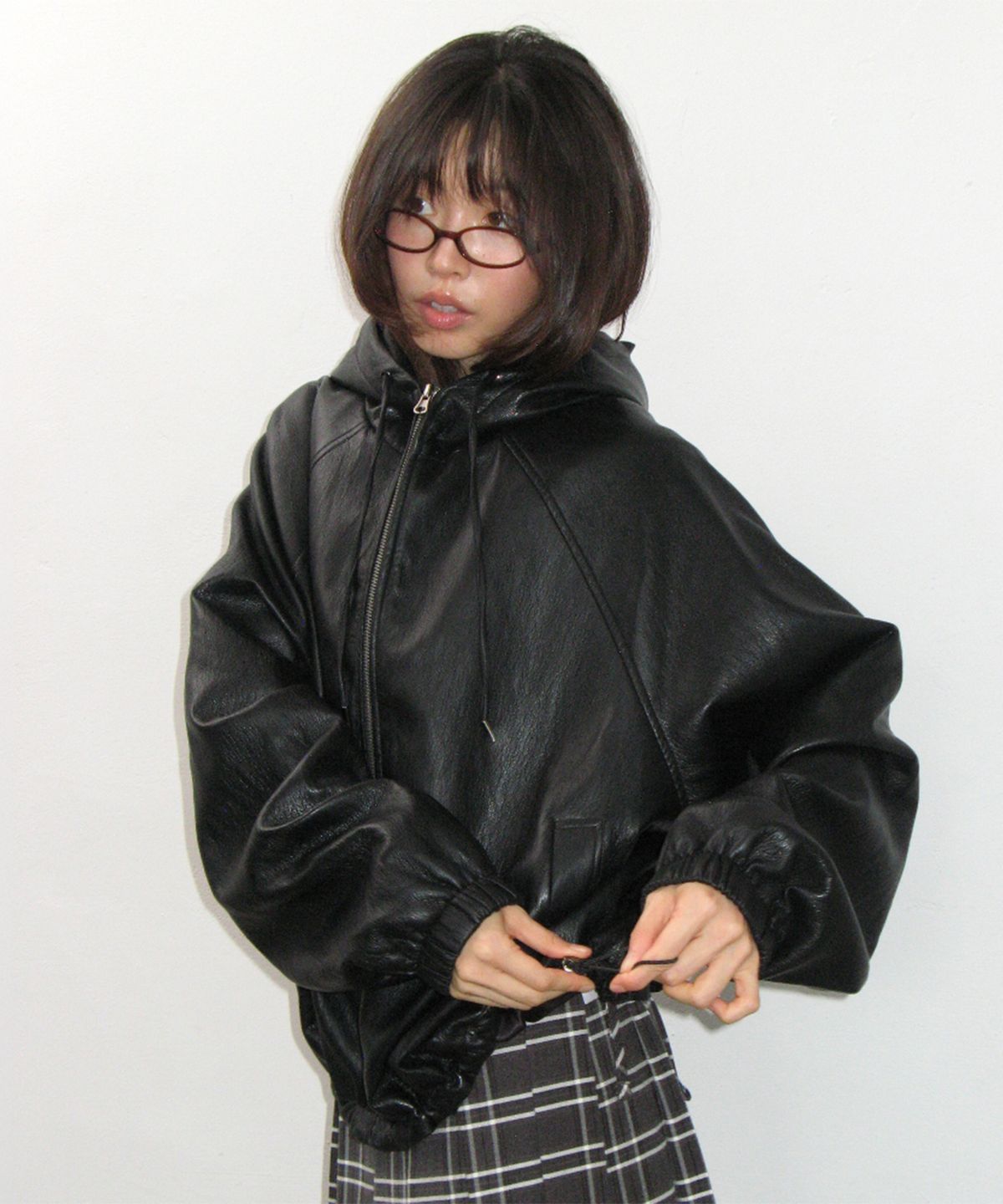 론론(RONRON) VEGAN LEATHER LOGO HOODIE ZIP UP BLACK