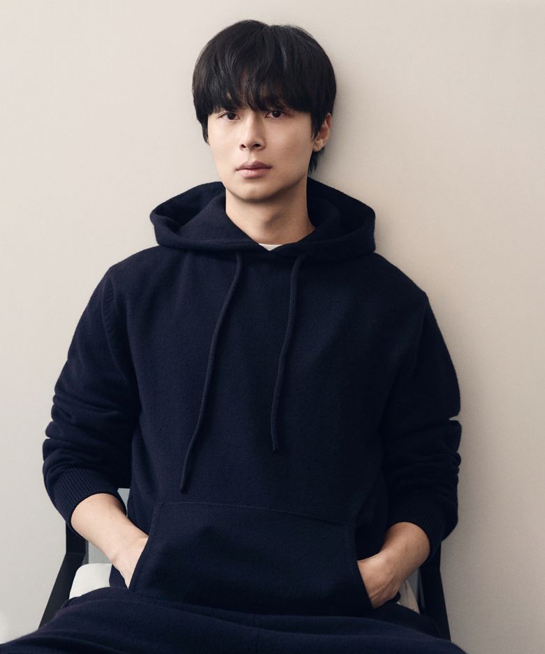 네보 메리노울 포켓 니트 후디 네이비