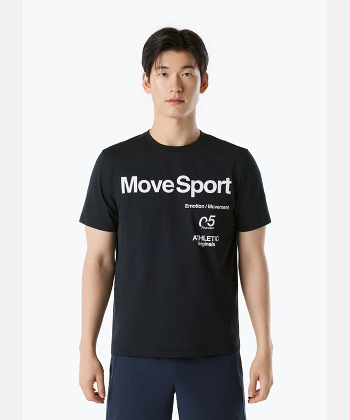 무브스포츠 바이 데상트(MOVESPORT BY DESCENTE) 워딩 그래픽 메쉬 배색 반팔 티셔츠 블랙 VS121ETS13