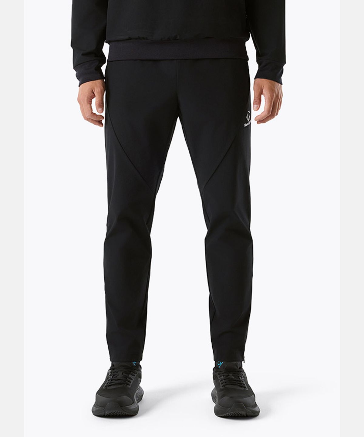 무브스포츠 바이 데상트(MOVESPORT BY DESCENTE) 로고 우븐 트레이닝 팬츠 블랙 VS121EWP11