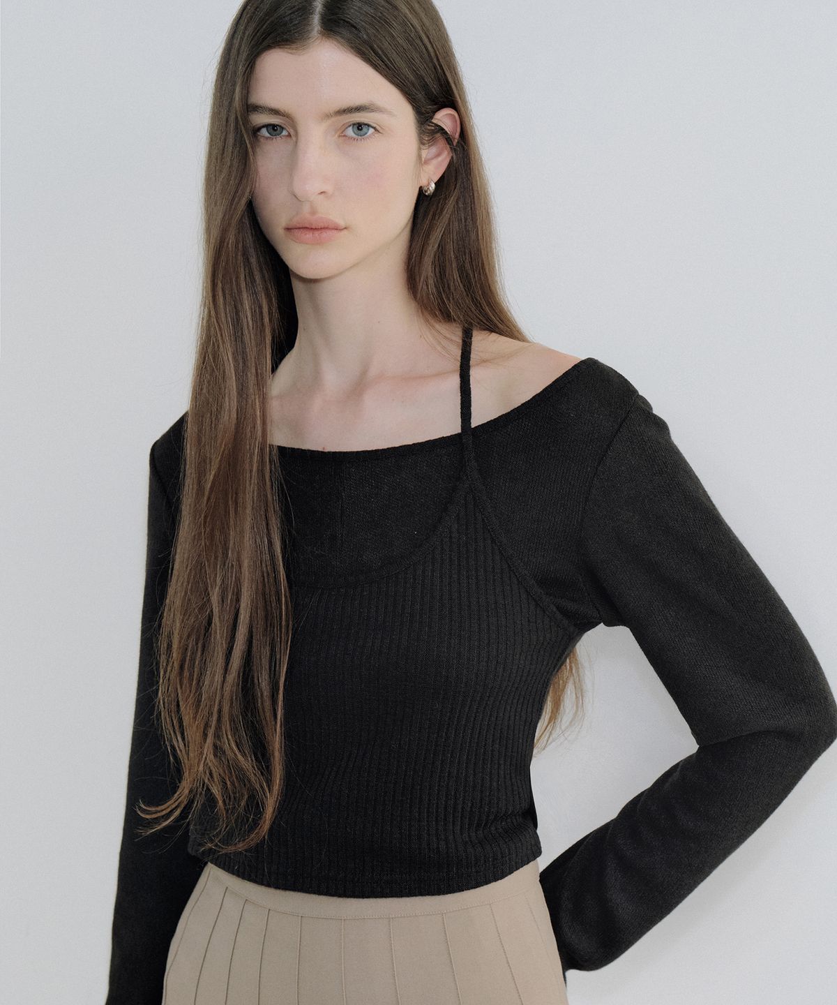아워코모스(OURCOMOS) ribbed layered halterneck T-shirt (black) orc 6103