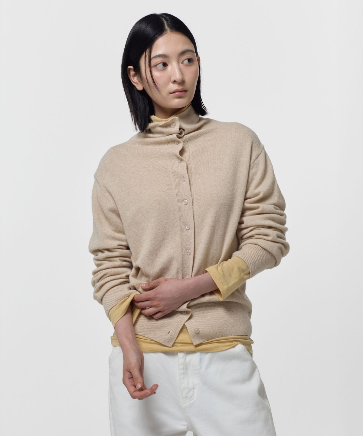지비에이치 어패럴(GBH APPAREL) WOOL BLEND HIGH-NECK CARDIGAN / LIGHT BEIGE