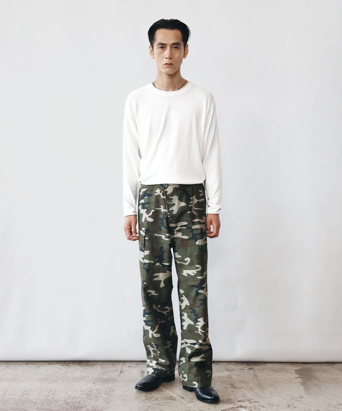 유스(YOUTH) Round-neck Roll-up Knit - White