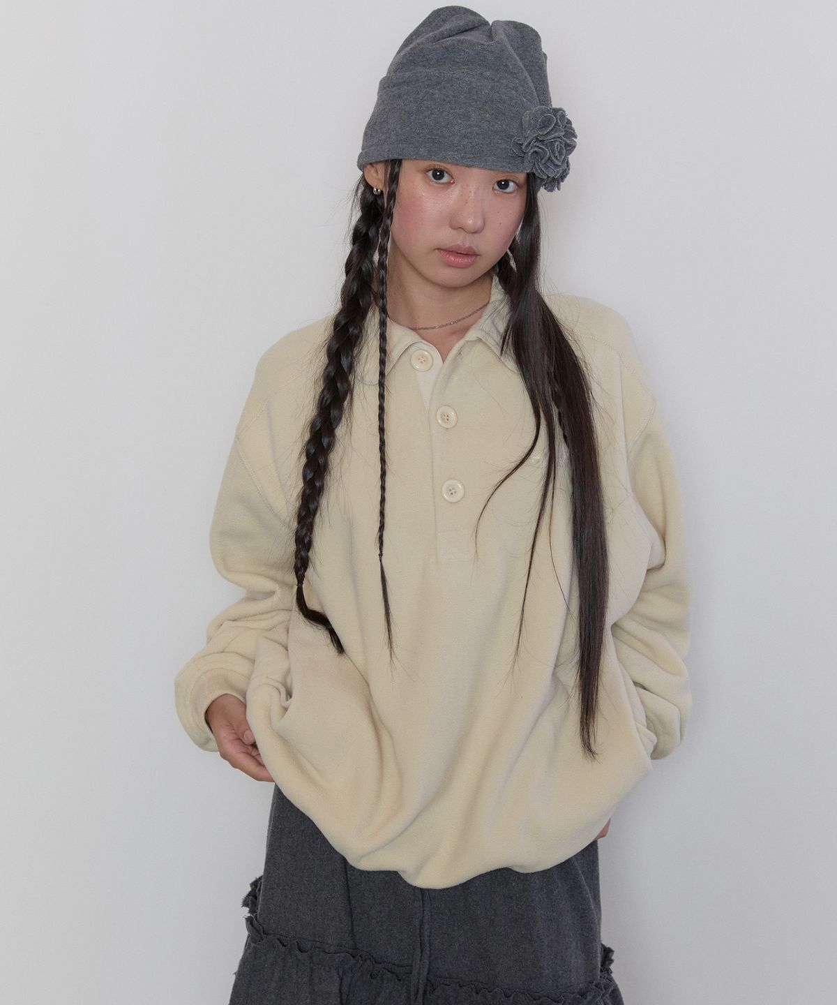 타입서비스(TYPESERVICE) Buttoned Fleece Top [Cream]