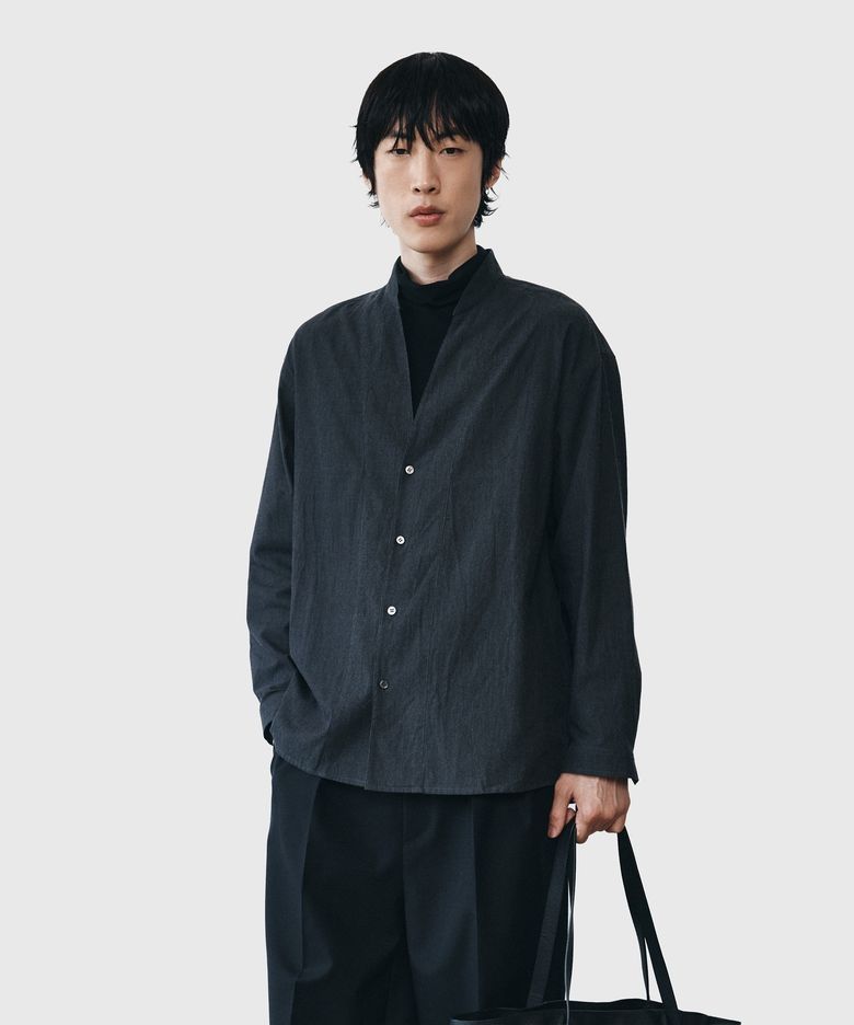 Deep V-neck Shirt - Black