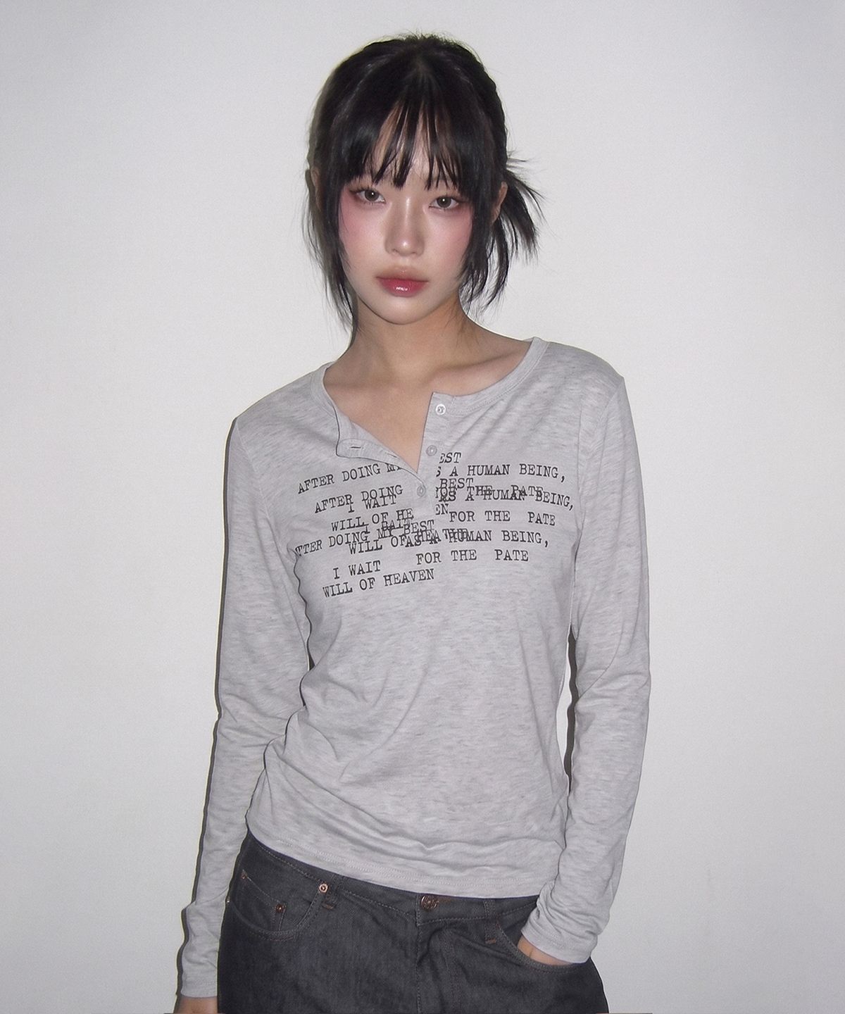 키치어리(KITSCHEERY) Fate Henley Neck Long Sleeve (Gray)
