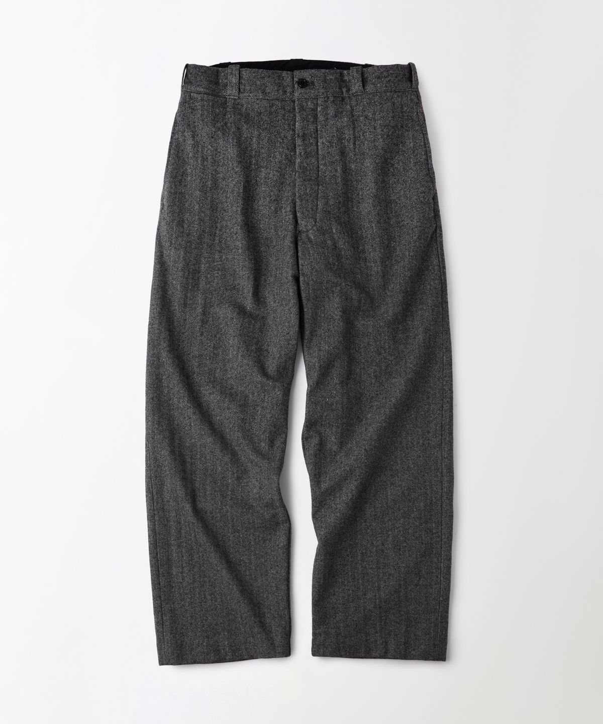 아웃스탠딩(OUTSTANDING) WOOL HERRINGBONE OFFICER TROUSERS_CHARCOAL