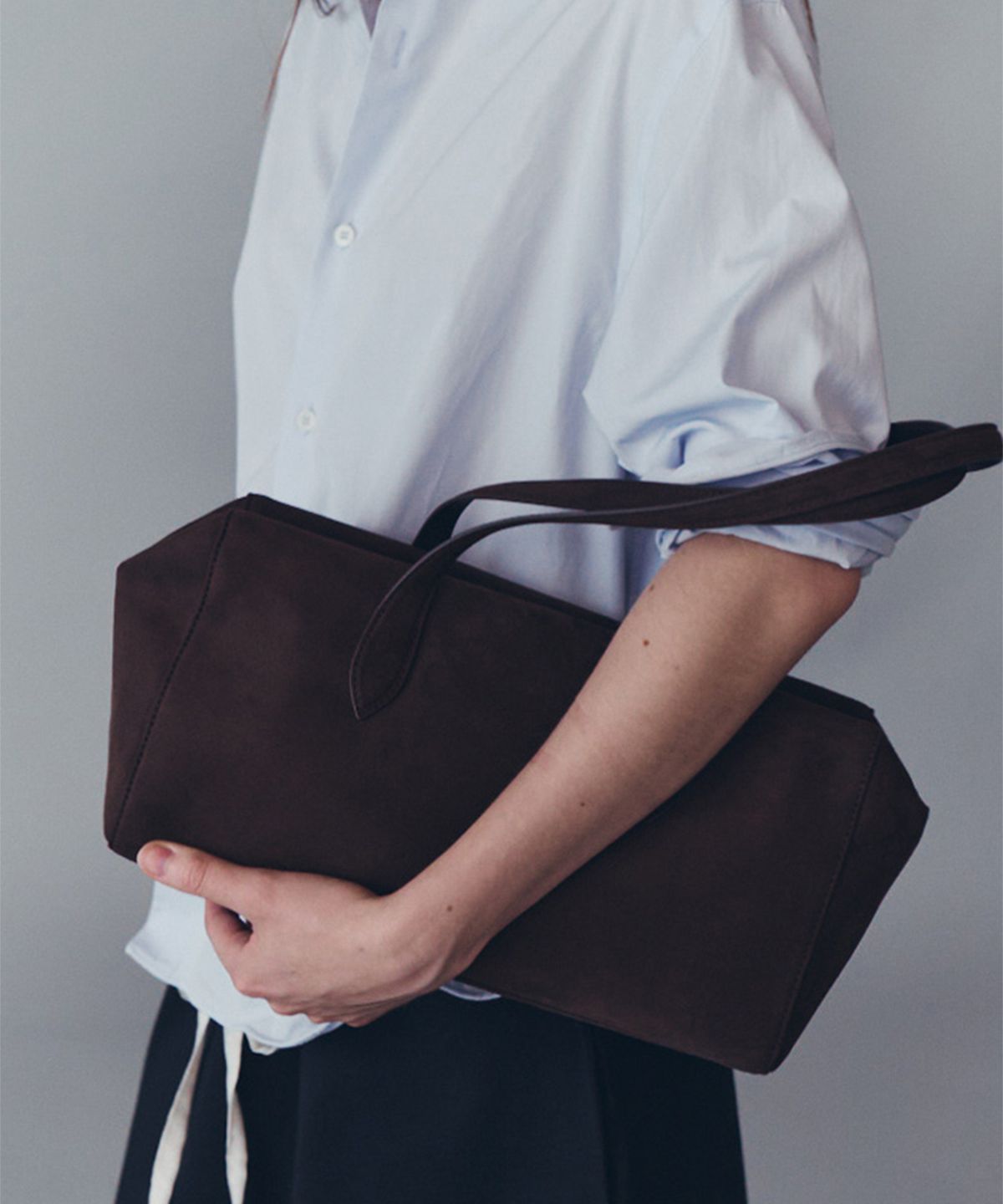 오브히(OVHEE) 소프트 데이 스웨이드백 Soft Day Suede Bag_Dark Brown