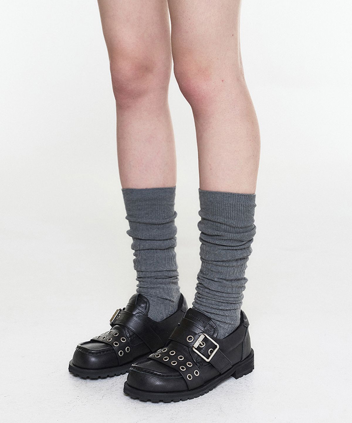 쓰리투에이티(THREE TO EIGHTY) COZY TWIST OVER-THE-KNEE SOCKS