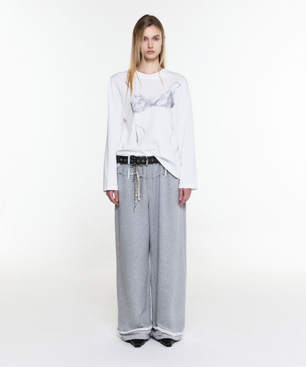 쓰리투에이티(THREE TO EIGHTY) IN-OUT WIDE SWEATPANTS GREY