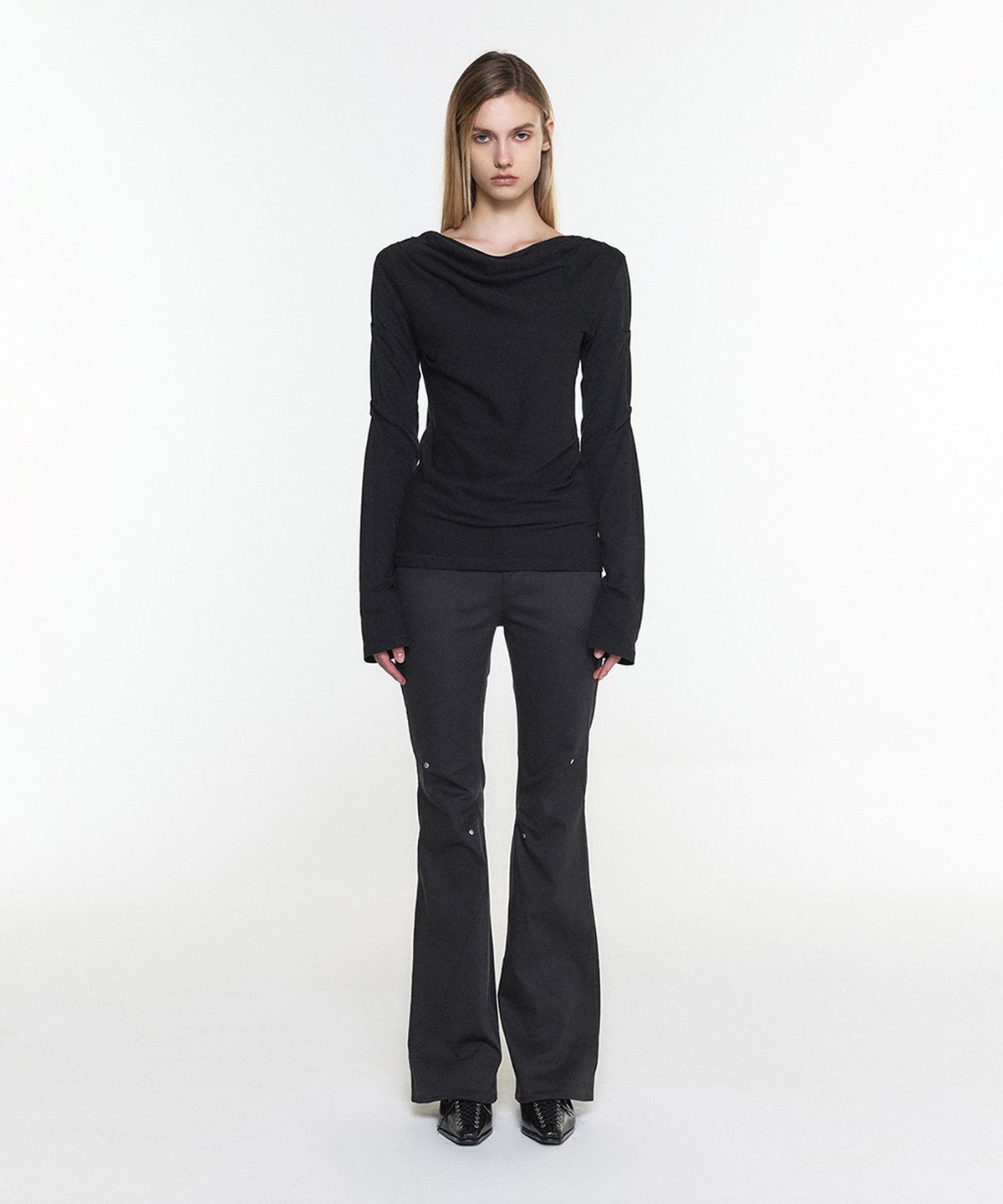 쓰리투에이티(THREE TO EIGHTY) STUDDED PANEL LINE BOOTCUT PANTS BLACK
