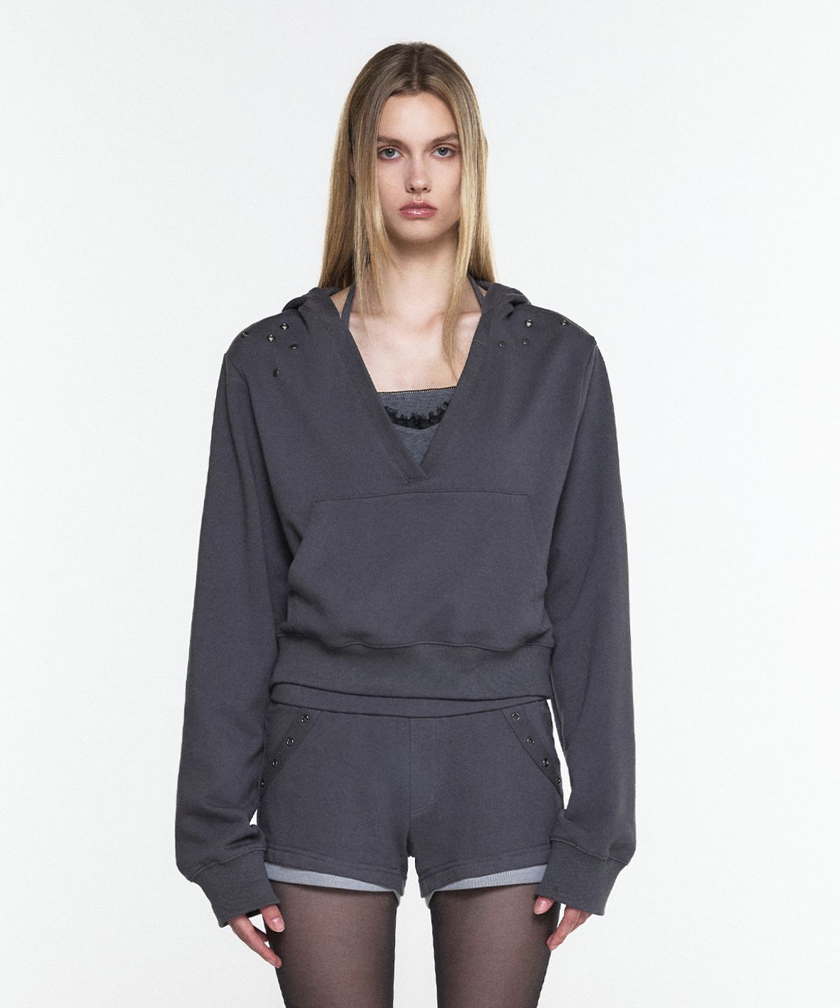 쓰리투에이티(THREE TO EIGHTY) EYELET V-NECK HOODIE TOP CHARCOAL