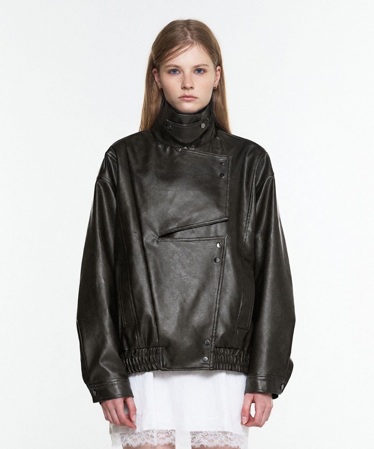 쓰리투에이티(THREE TO EIGHTY) HIGH NECK OVERSIZED LEATHER PANEL BLOUSON BROWN
