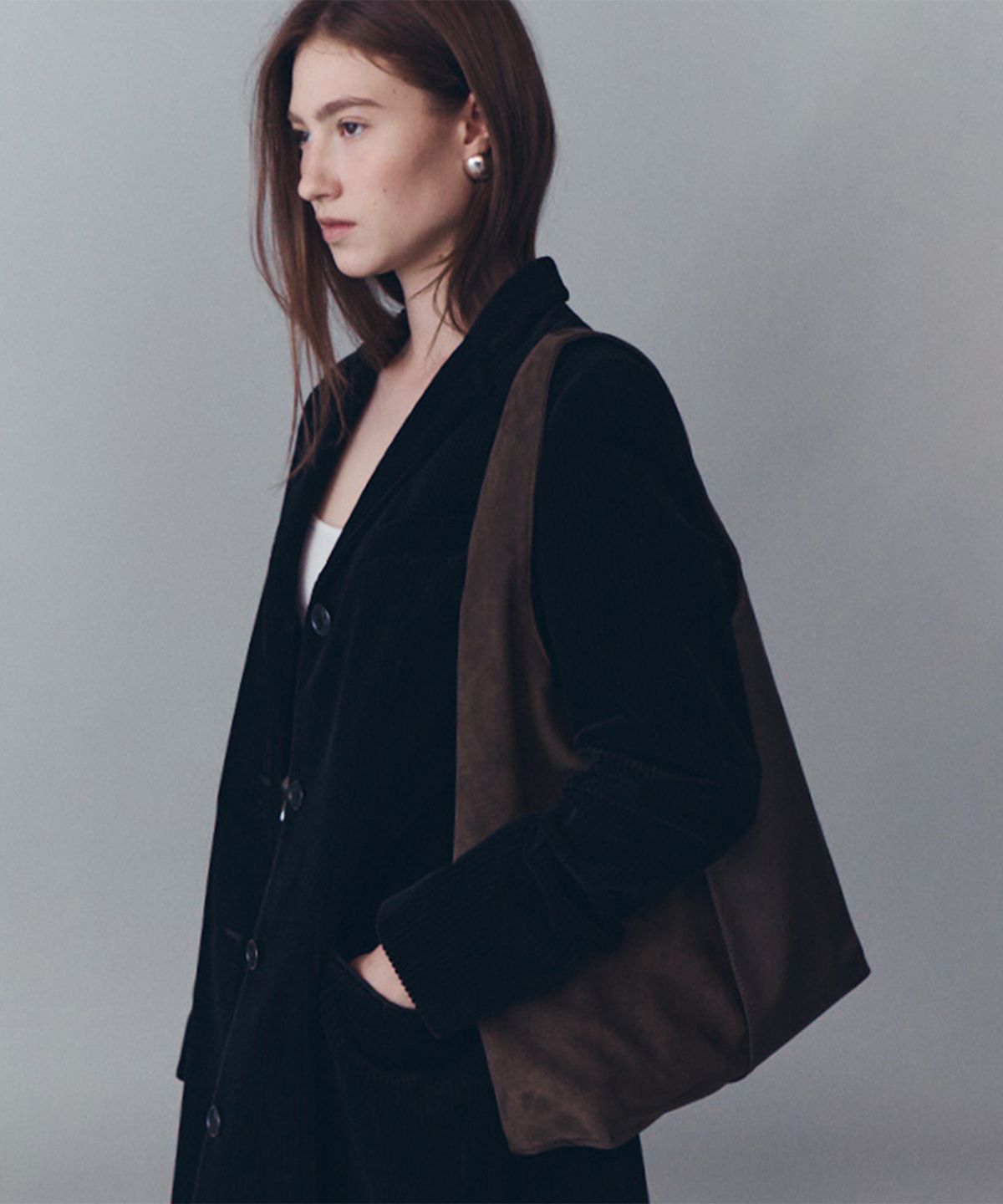 오브히(OVHEE) 라인 스웨이드 호보백 Line Suede Hobo Bag_Dark Olive