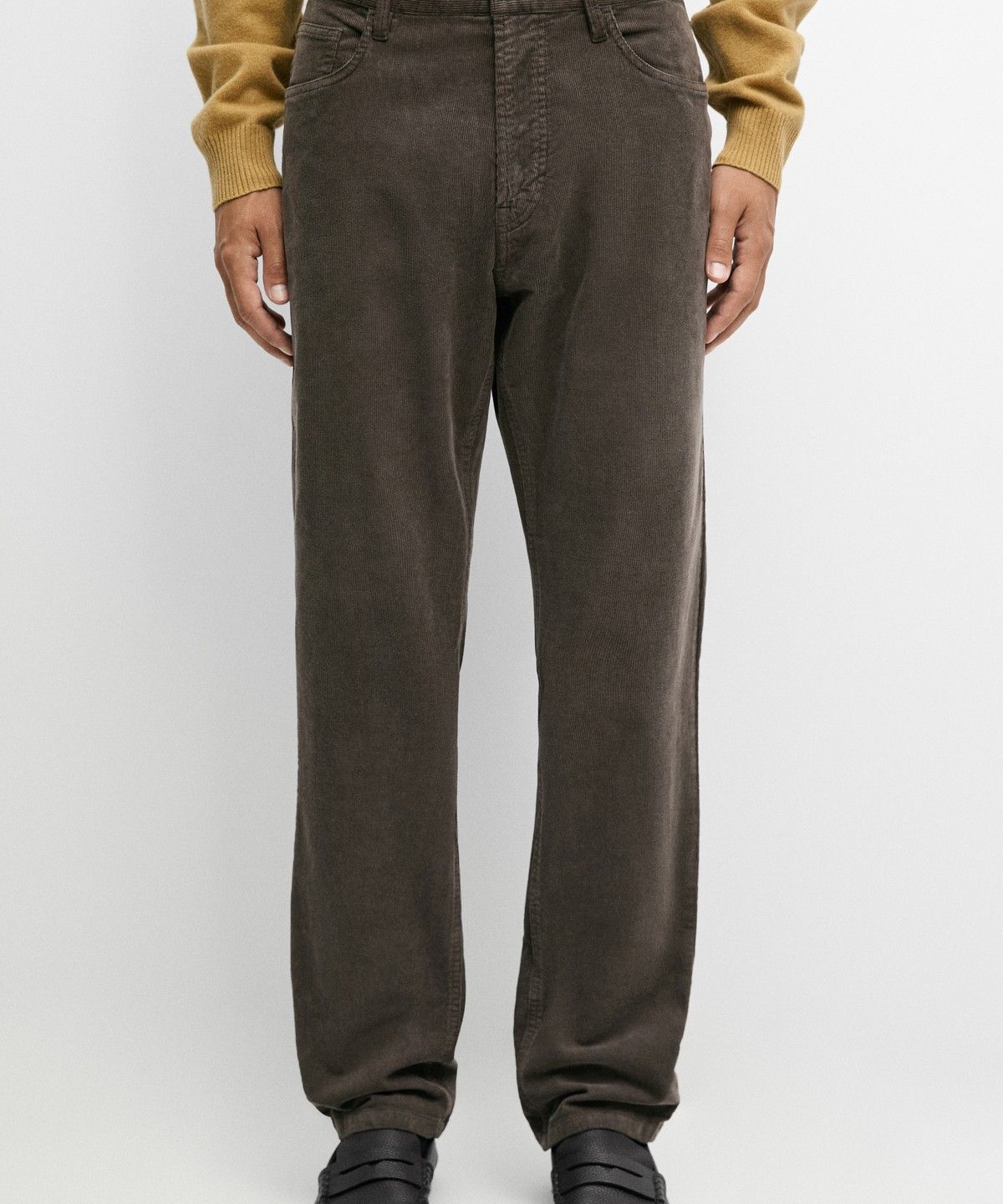 마시모두띠(MASSIMO DUTTI) 테이퍼드 핏 코듀로이 팬츠