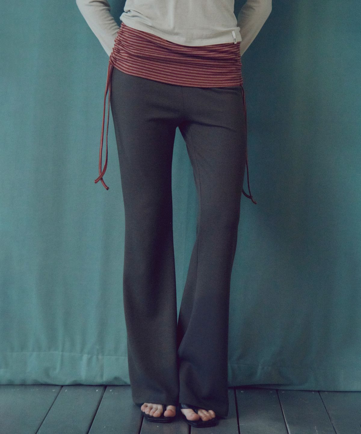씨타(CITTA) Essential Stripe Foldover Bootcut Pants_CTB588(Charcoal)