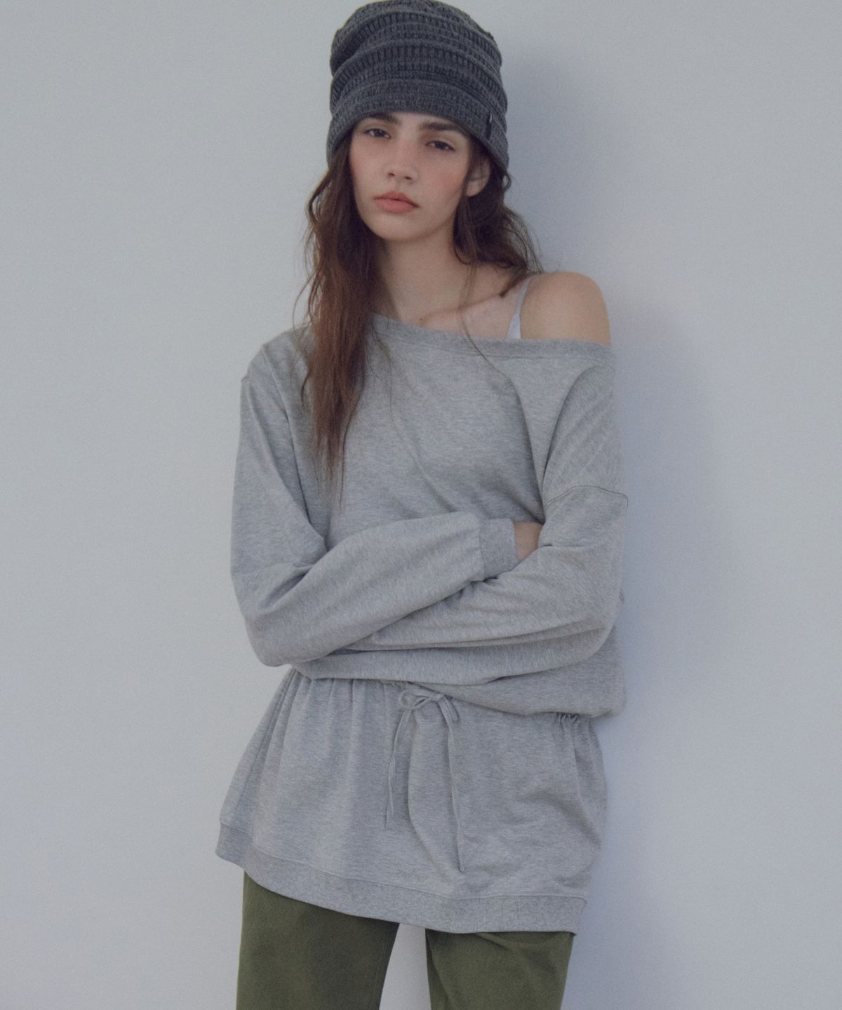 씨타(CITTA) Off-Shoulder Drawstring Mini Dress_CTOP721(Melange Grey)