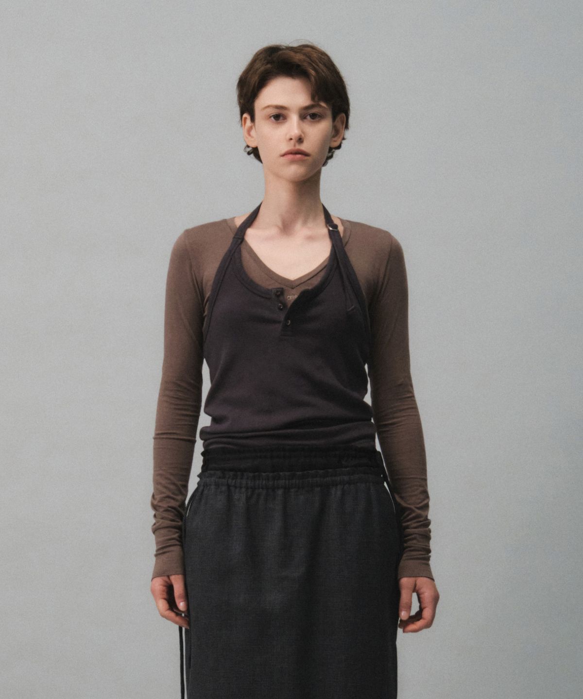 그로브(GROVE) ROSY V-NECK SLEEVE (BROWN)