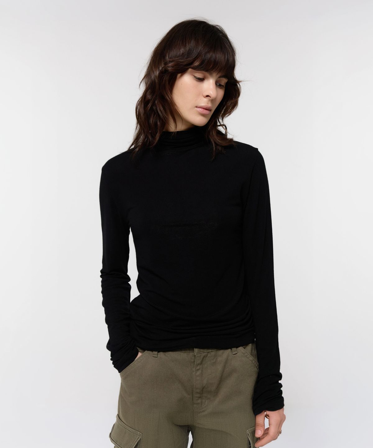 지비에이치 어패럴(GBH APPAREL) TURTLE NECK SLIM TOP / BLACK