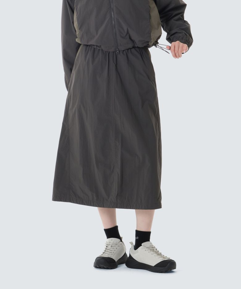 경량 타슬란 컬러블럭 스커트 (S26FWLSK41) Chocolate Khaki