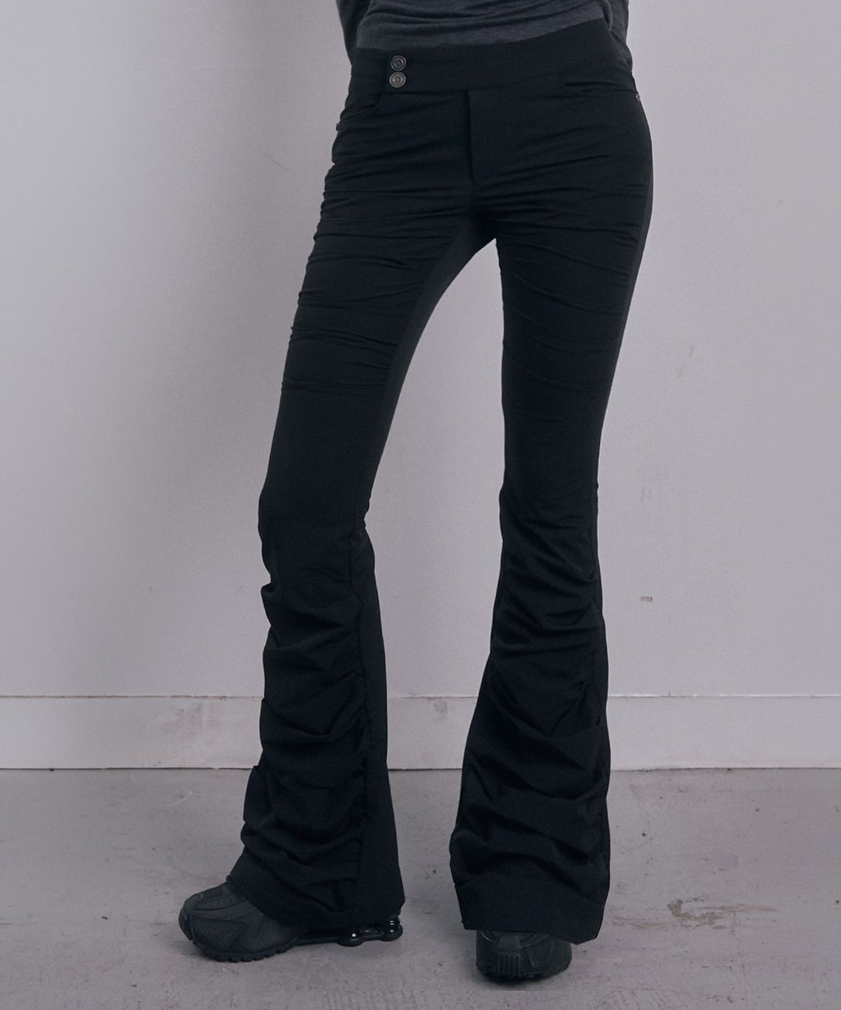 데미오(DAMIO) Ruched Bootcut Pants (Black)