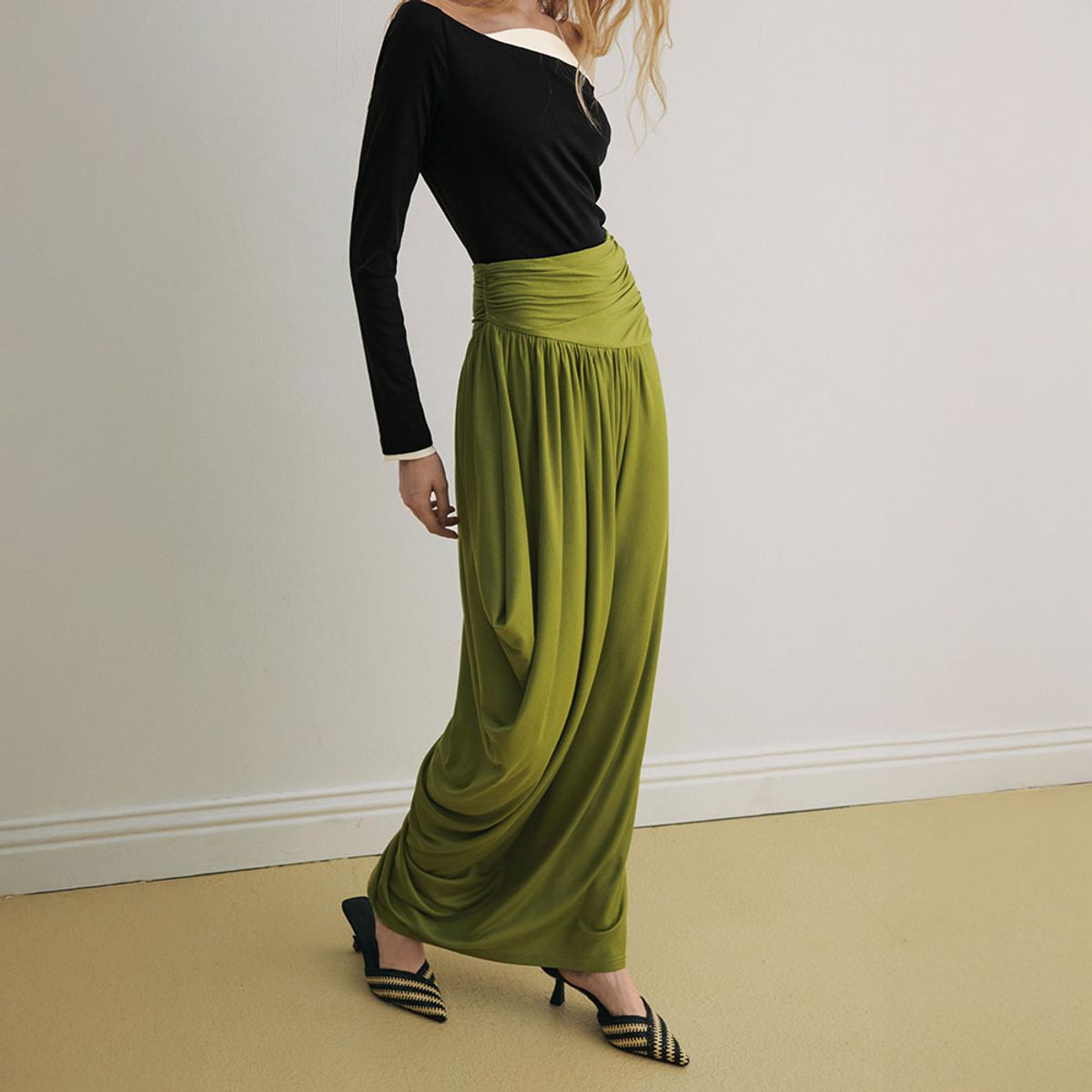 와이와이아이엠(YYIAM) YY_Pleated asymmetrical skirt
