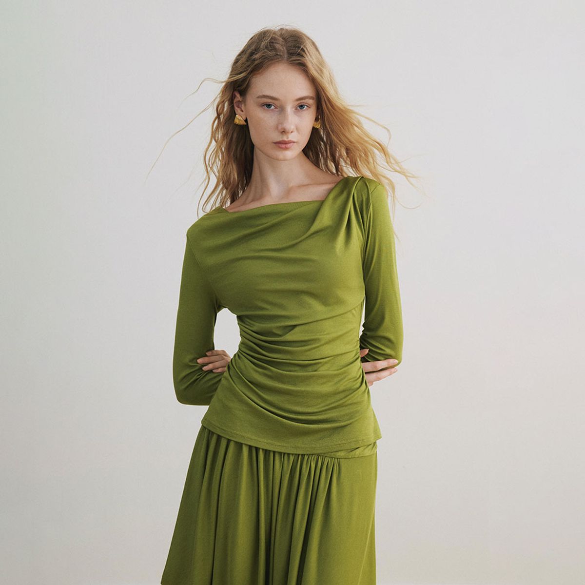 와이와이아이엠(YYIAM) YY_Pleated tencel top