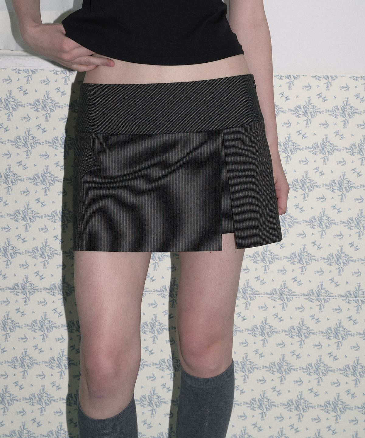도프셉(DOFFSEPT) Preppy Stripe Mini Skirt (Charcoal)