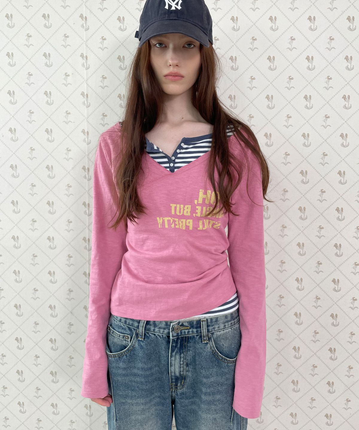 도프셉(DOFFSEPT) Raw Edge Wrap Sleeve Tee (Pink)